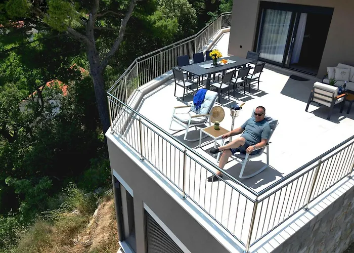 Golden Grain - Four Bedroom Villa Cibaca