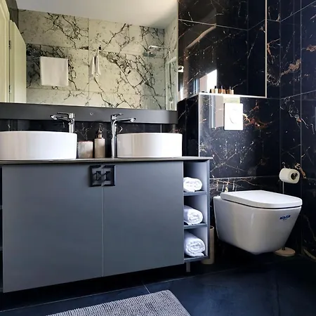 Villa Golden Grain - Four Bedroom Cibaca