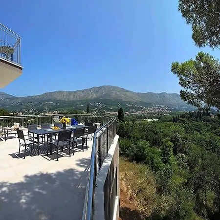 Golden Grain - Four Bedroom Villa Cibaca